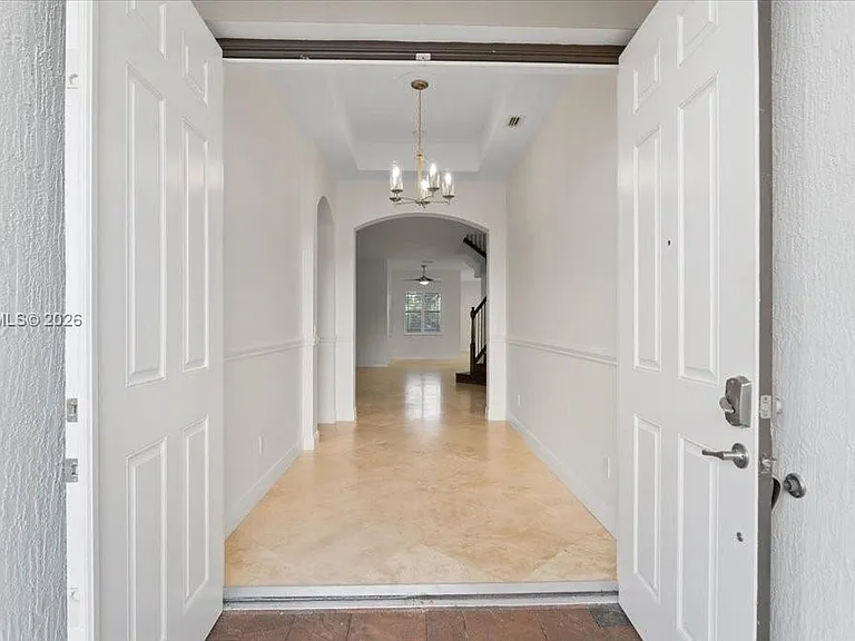 8610 Lakeside Bnd — Photo 4