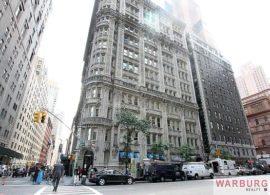 Sold by Warburg | media 16