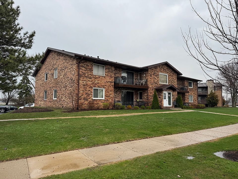 1st image of 344 Sheridan Dr APT 1C
