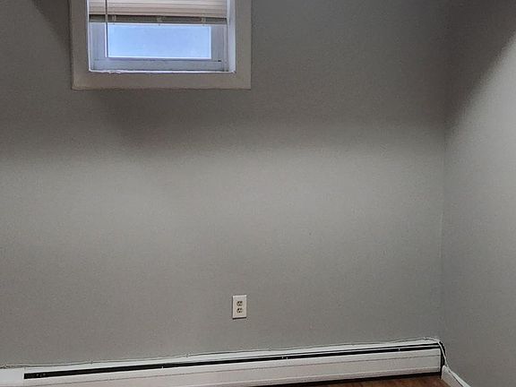 5th image of 49 Waverly St APT B3