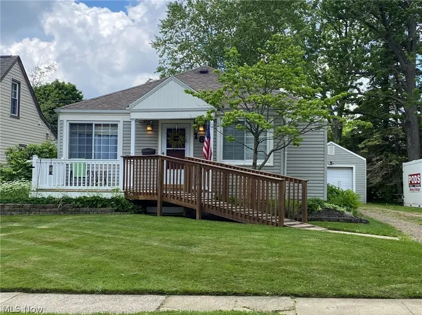 168 Overlook Ave, Wadsworth, OH 44281