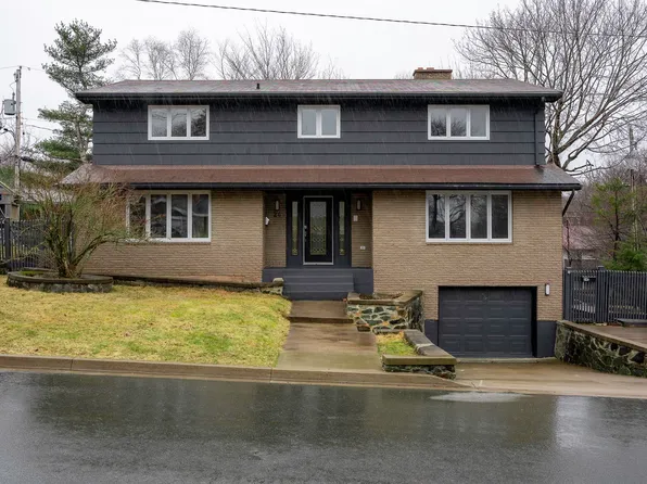 24 Parmbelle Ln, Halifax, NS B3M 1N3