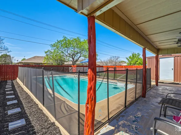 1211 Gregory Dr, San Angelo, TX 76905