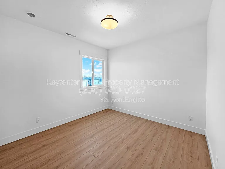 891 N Gracie Ave — Photo 13
