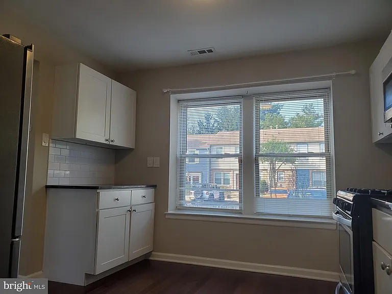 2205 Elberta Ln — Photo 15