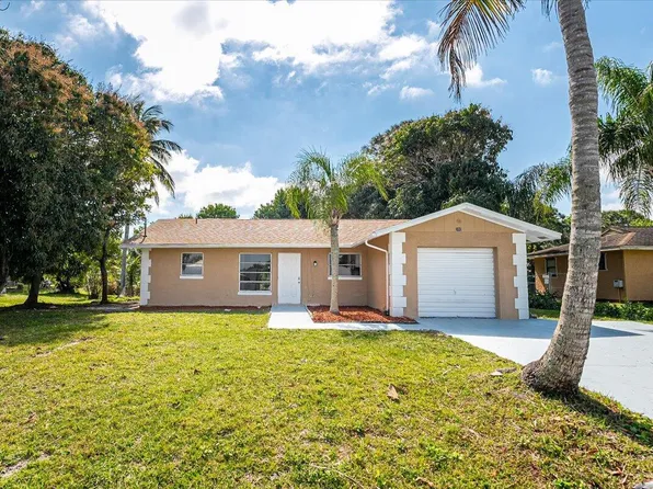 380 SE Crosspoint Drive, Port St Lucie, FL 34983