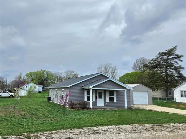 318 S Court St, Bowling Green, MO 63334