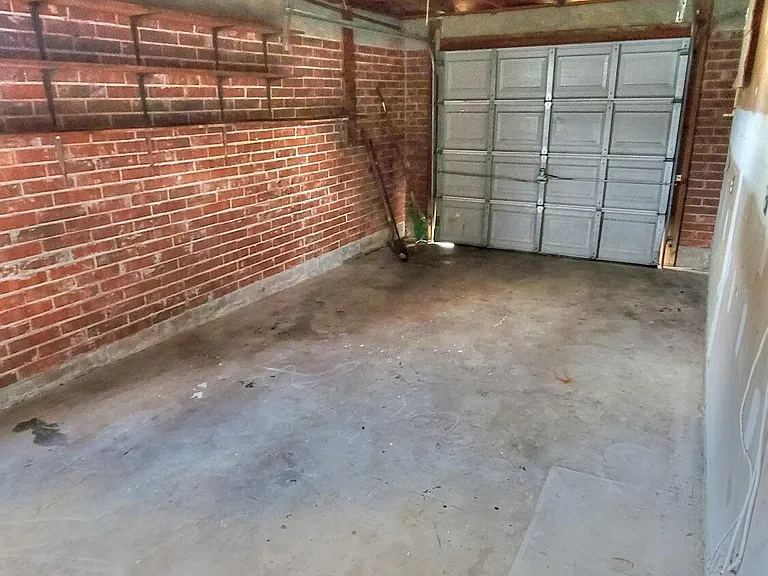 2472 Fernside Rd — Photo 3
