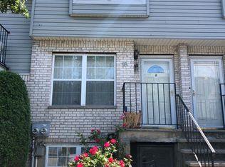18 Sky Ln, Staten Island, NY 10304