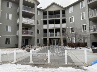 1203 8th St SW UNIT 1, Airdrie, AB T4B 2W4