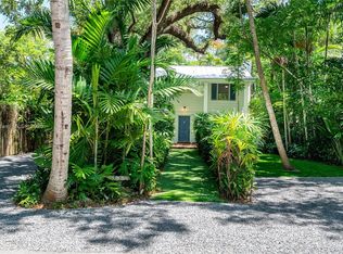 3569 Avocado Ave, Miami, FL 33133