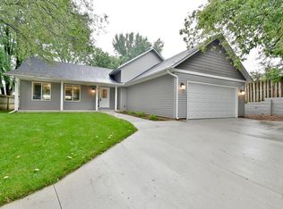 2345 Belmont Ln E, North Saint Paul, MN 55109