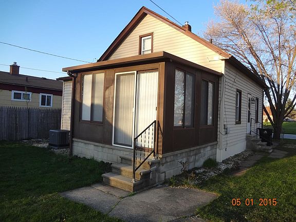 3rd image of 28457 Waverly St