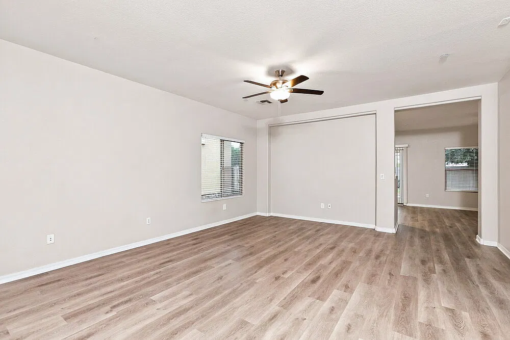 5 bed, 3.5 bath, 3187 sqft, $2,650 — Photo 4