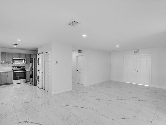 5th image of 1786 SW 14th Ter