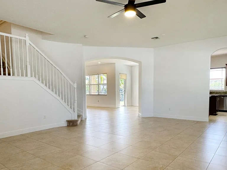 8571 Lakeside Bnd — Photo 2