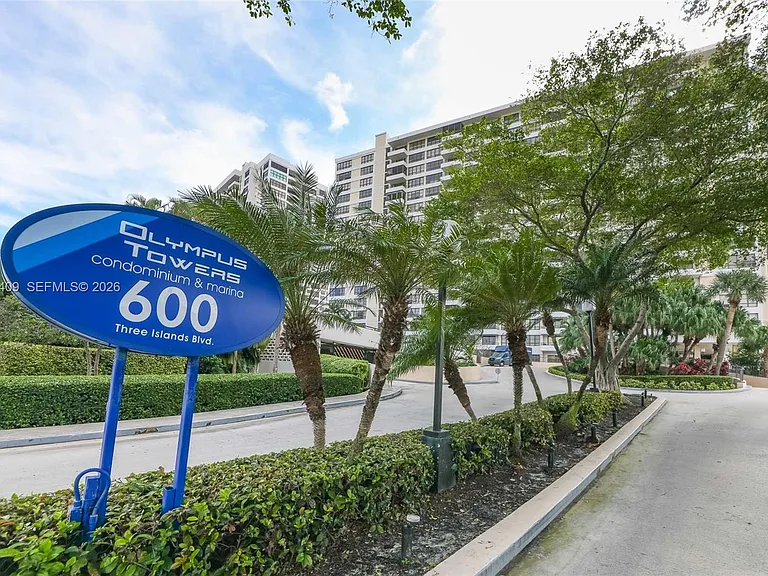 600 Three Islands Blvd #403 — Photo 47
