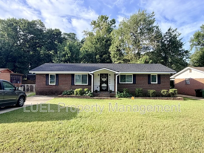 3 bed, 2.0 bath, 1325 sqft, $1,450 — Photo 2