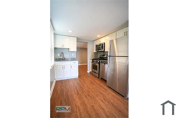 Building Photo - 240 Riverview Ave #1