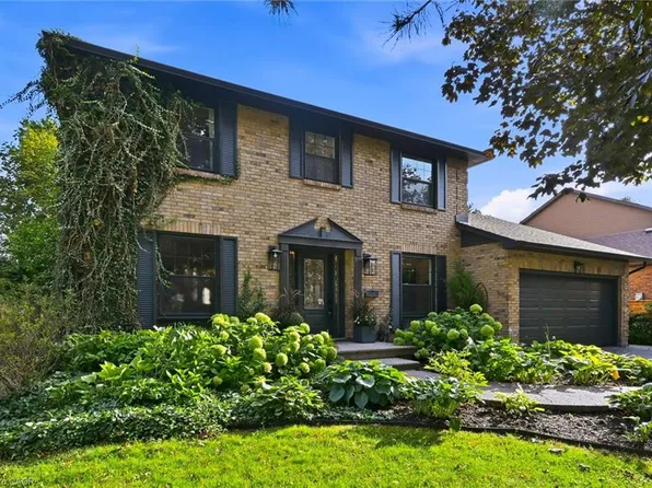 51 Chatterson Dr, Hamilton, ON L9G 1B6