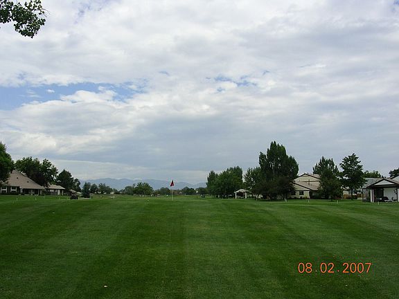 *Community Golf*