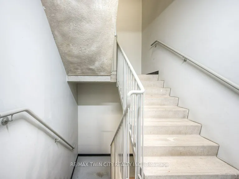 1280 Gordon St #305 — Photo 23