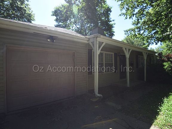2nd image of 8753 Larsen St