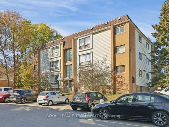49 Sumac St #10, Ottawa, ON K1J 7T7