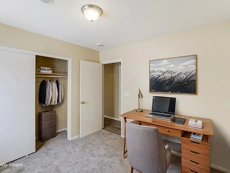 1105 S 225th Ave — Photo 16