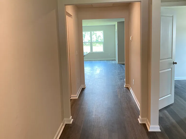 129 Kings Acre Ct — Photo 5