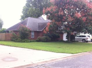 774 Bloomfield St, Gentry, AR 72734
