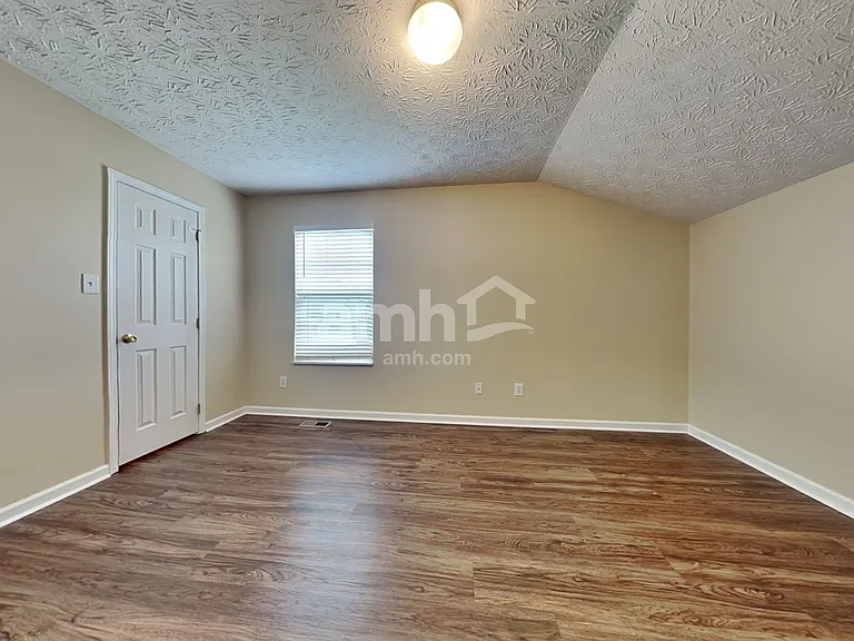 1117 Long Meadow Dr — Photo 20