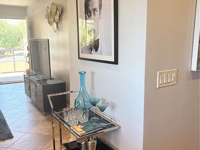 510 N Villa Ct — Photo 16
