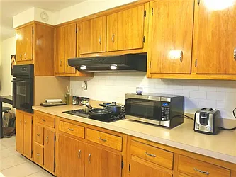 Rented by R New York