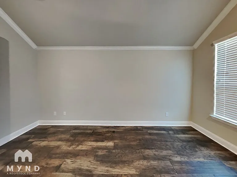 523 Pineview Dr — Photo 9