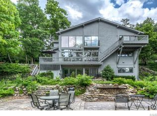 221 Lindeman Rd, Saint Louis, MO 63122