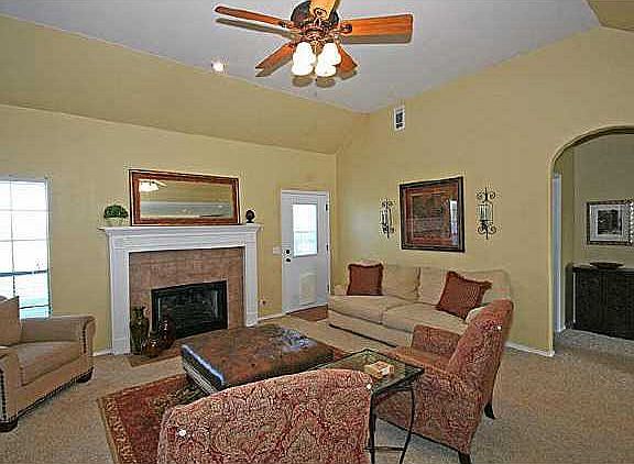 3rd image of 3182 S 201 East Ave