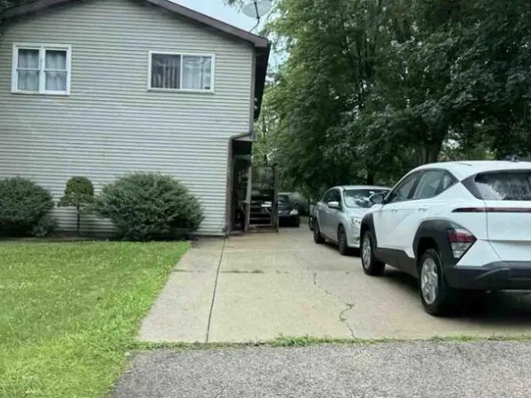 102 S Channel Dr, Round Lake Beach, IL 60073