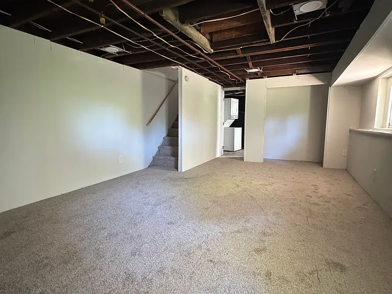 1639 Huddle Ave — Photo 7