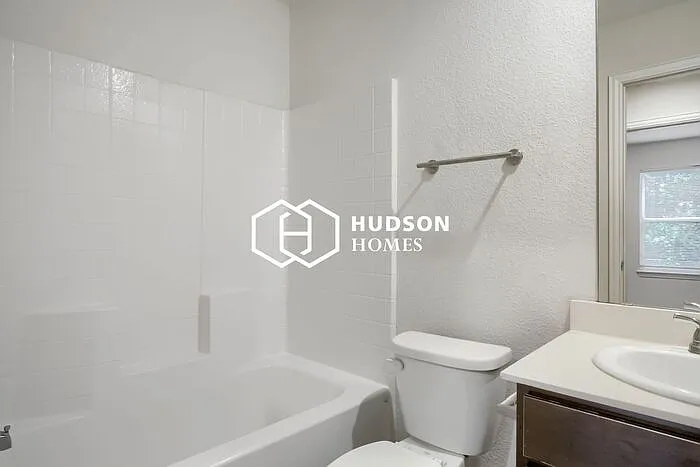 1611 Bryan Ave #B — Photo 14