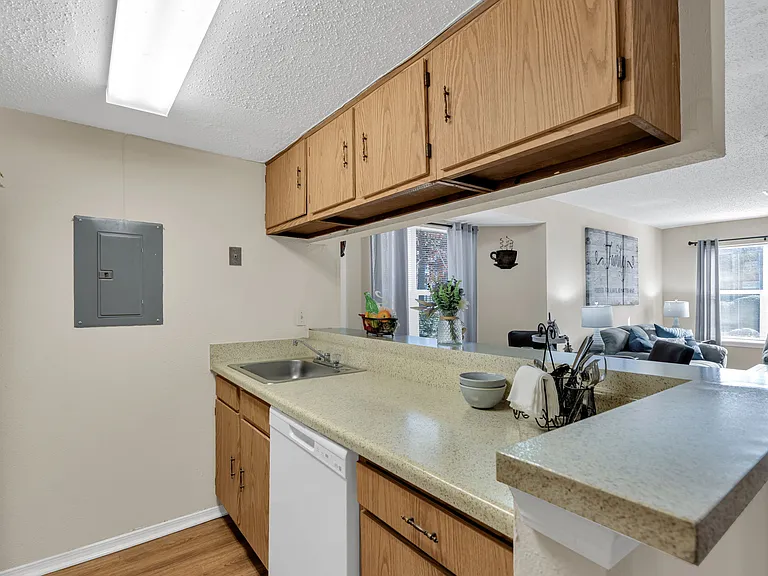 Woodlake Apartments — Photo 25