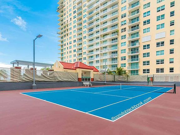 4th image of 1115 Brickell Bay Dr #201