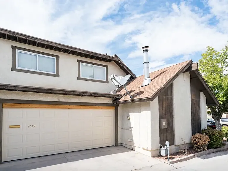 4519 Buena Vista Dr — Photo 2