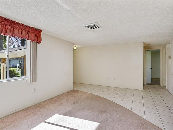 4th image of 12217 Meadowbrook Ln