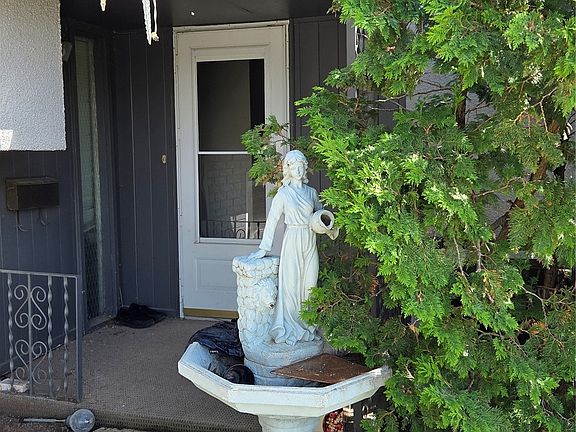 2nd image of 1195 13th Avenue SW