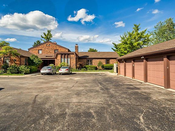 4th image of 4234 Chaucer Ln