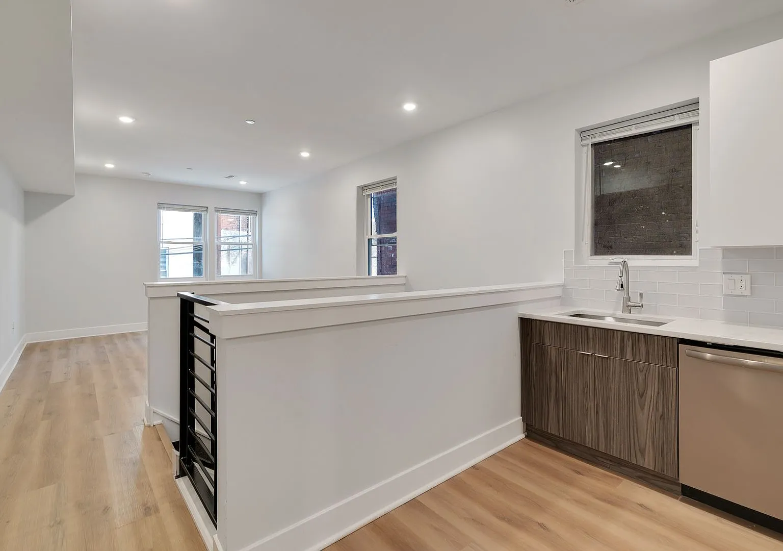 1723 Memorial Ave — Photo 4