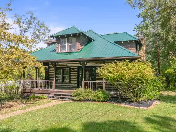 6377 Aracoma Dr, Huntington, WV 25705