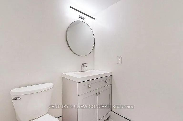 7451 Yonge St #101 — Photo 12