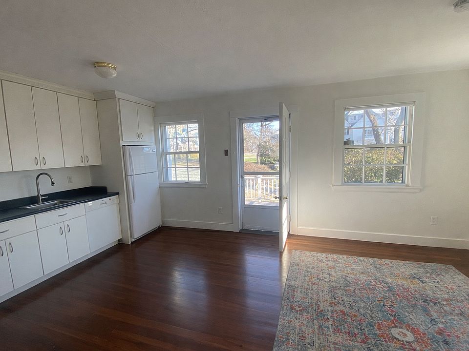 2nd image of 33 Way Rd